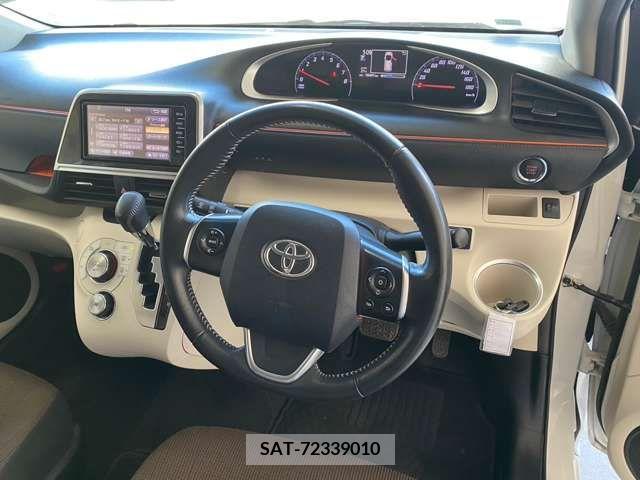 Toyota SIENTA 2018-01 298405-9