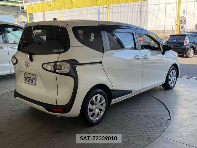 Toyota SIENTA 2018-01 298405-19