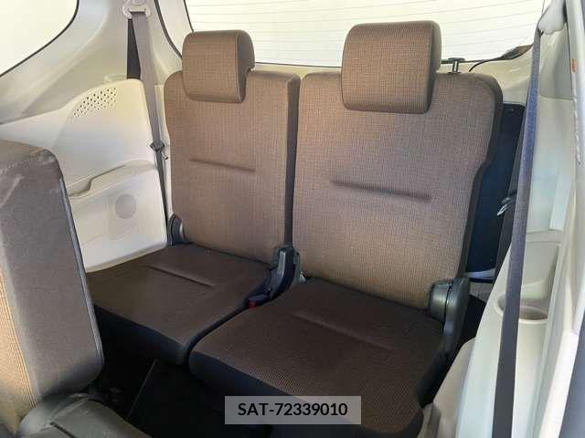 Toyota SIENTA 2018-01 298405-7