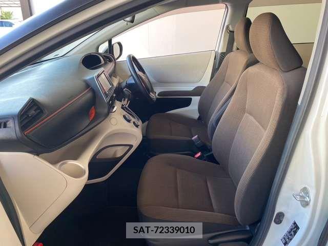 Toyota SIENTA 2018-01 298405-5