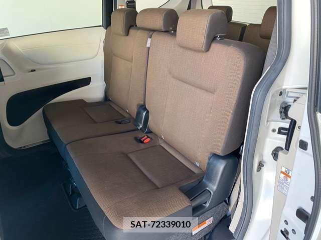 Toyota SIENTA 2018-01 298405-6