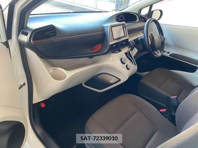 Toyota SIENTA 2018-01 298405-4