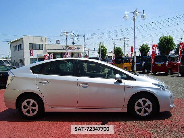 Toyota PRIUS 2015-02 352041-13