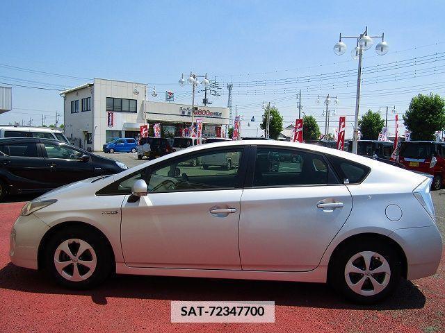 Toyota PRIUS 2015-02 352041-19