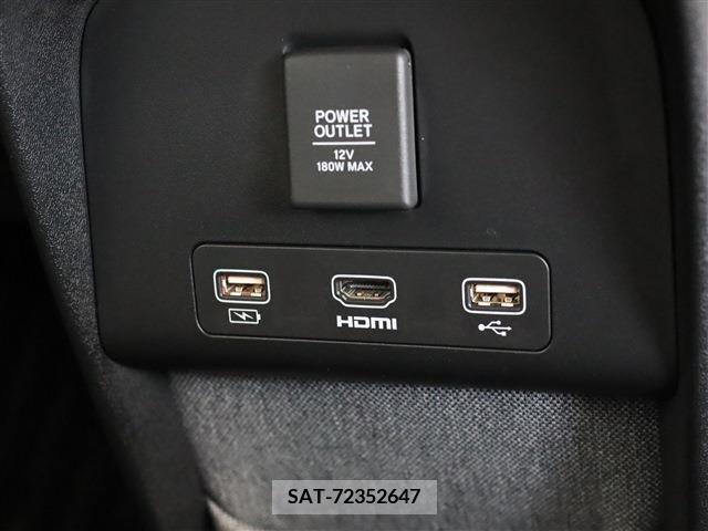 Honda e 2020-10 326691-28