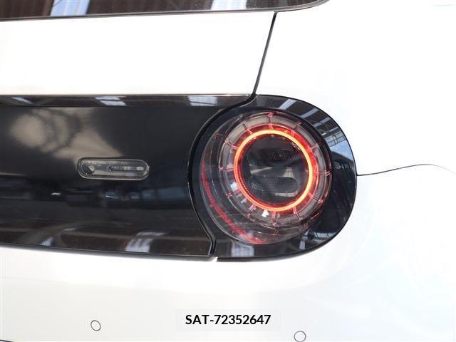Honda e 2020-10 326691-25