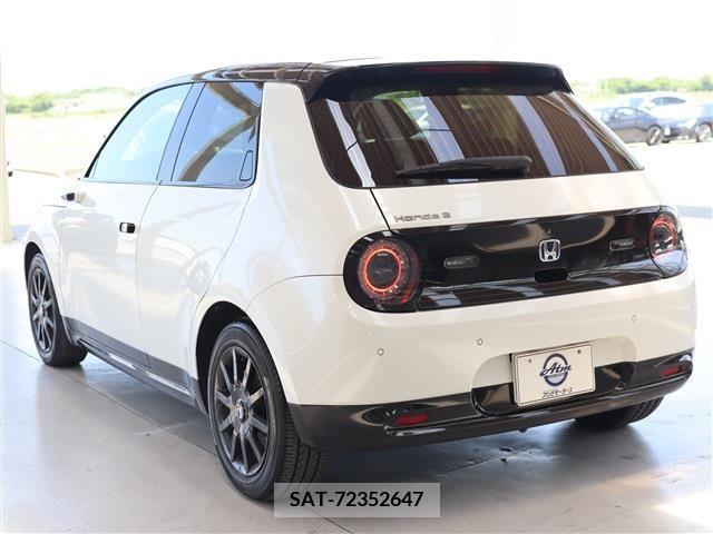 Honda e 2020-10 326691-21