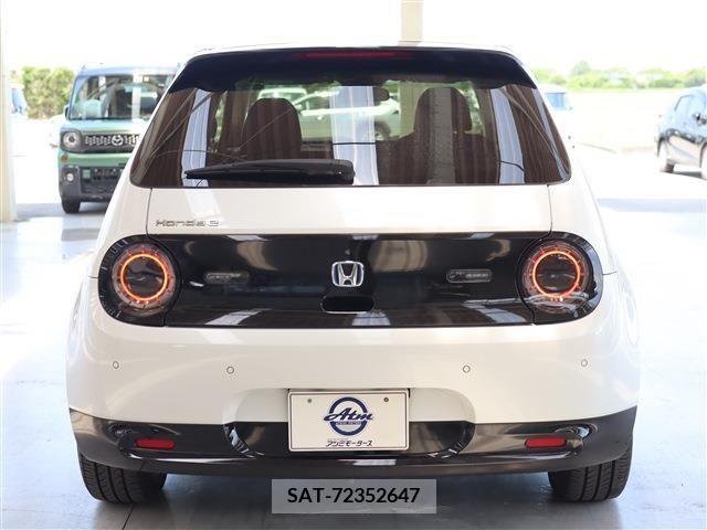 Honda e 2020-10 326691-20