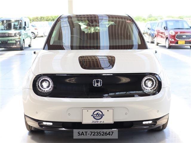 Honda e 2020-10 326691-18