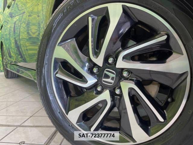 Honda e 2015-08 376531-13