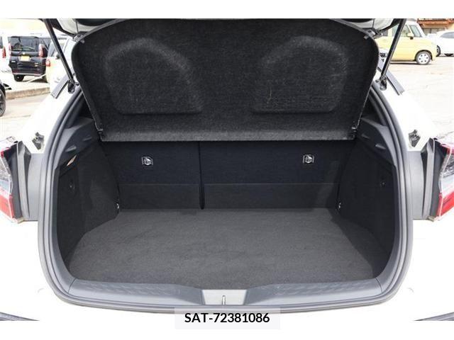 Toyota C-HR 2017-05 389947-26