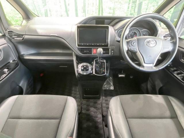 Toyota NOAH 2018-02 24389-1