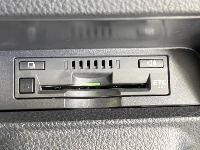 Toyota NOAH 2018-02 24389-6