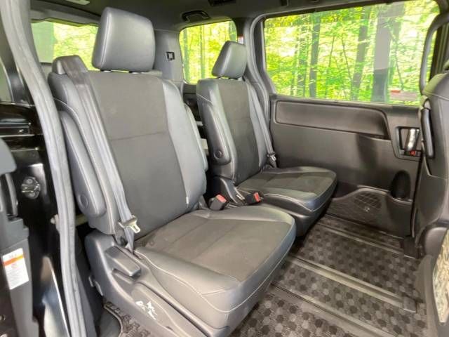 Toyota NOAH 2018-02 24389-9
