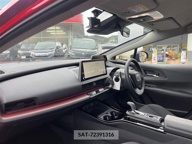 Toyota PRIUS 2023-02 372444-23