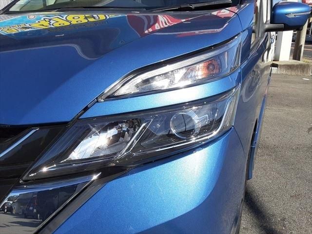 Nissan SERENA 2017-09 10367-8