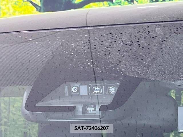 Toyota VOXY 2018-03 209577-4