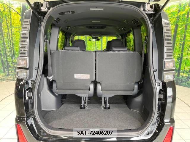 Toyota VOXY 2018-03 209577-11