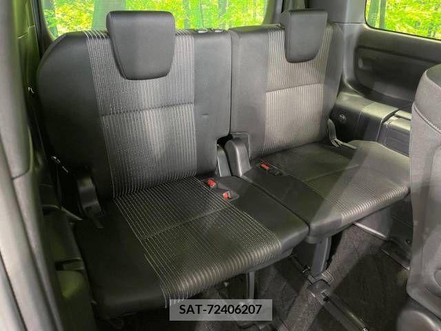 Toyota VOXY 2018-03 209577-10