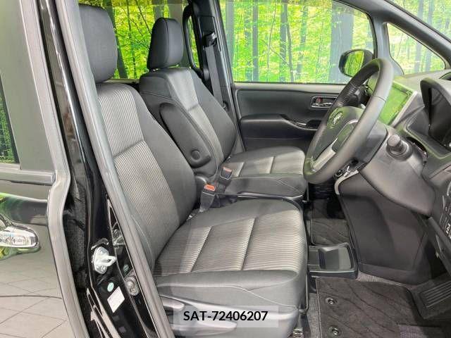 Toyota VOXY 2018-03 209577-8