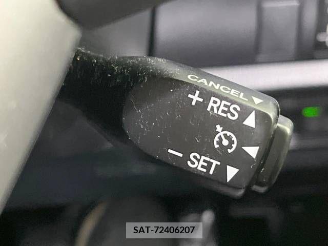 Toyota VOXY 2018-03 209577-6
