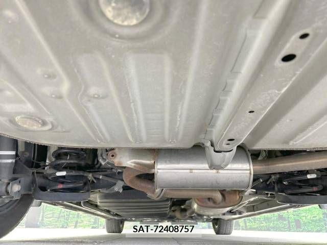 Toyota VOXY 2017-08 225088-19