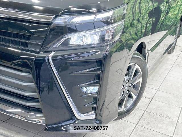 Toyota VOXY 2017-08 225088-12