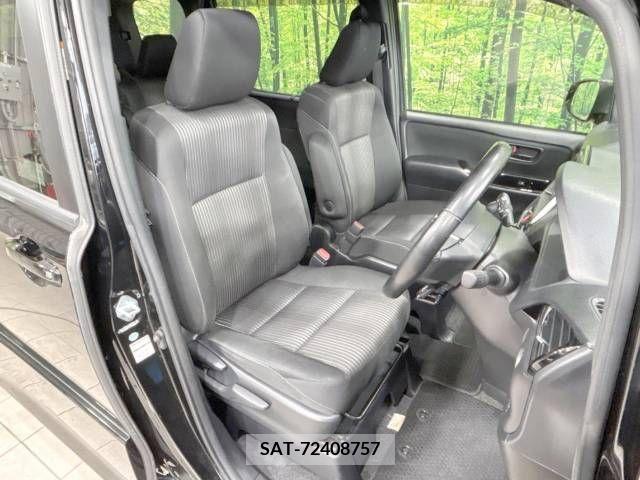 Toyota VOXY 2017-08 225088-8