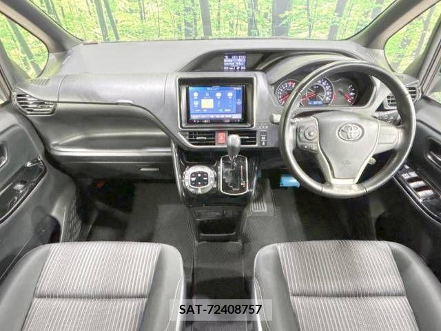 Toyota VOXY 2017-08 225088-1
