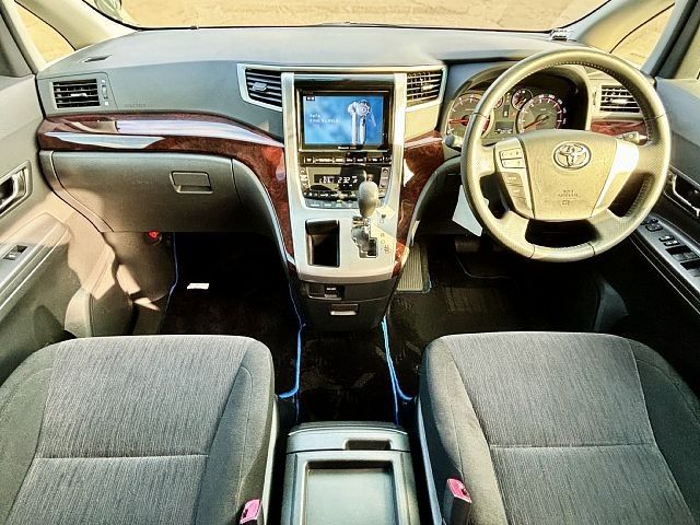 Toyota VELLFIRE 2013-11 15988-1