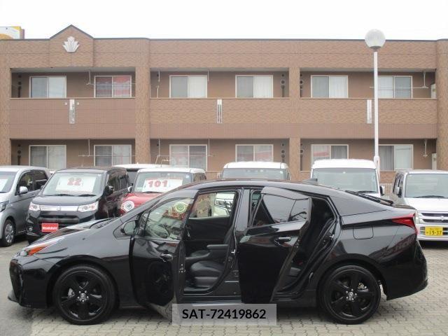 Toyota PRIUS 2022-01 322499-6