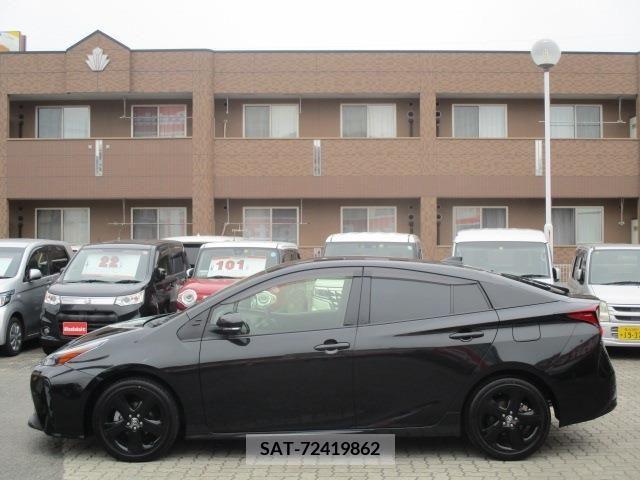 Toyota PRIUS 2022-01 322499-5