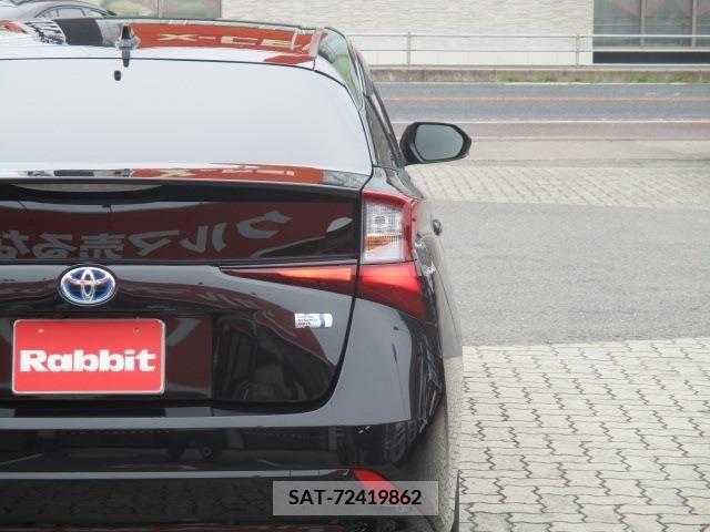 Toyota PRIUS 2022-01 322499-11