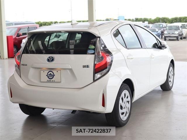 Toyota AQUA 2019-01 395666-3