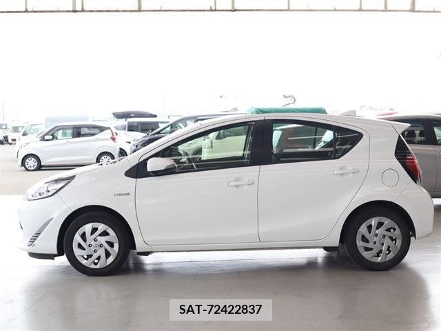 Toyota AQUA 2019-01 395666-22