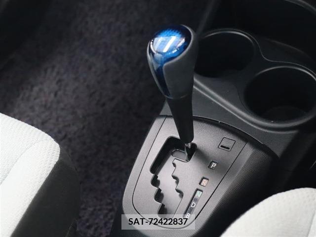 Toyota AQUA 2019-01 395666-7