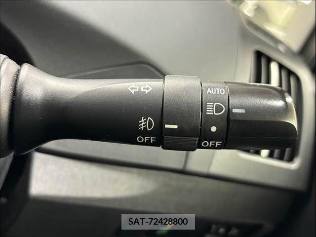Toyota PRIUS 2012-11 375361-6