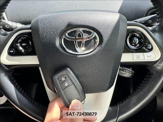 Toyota PRIUS 2016-11 393410-15