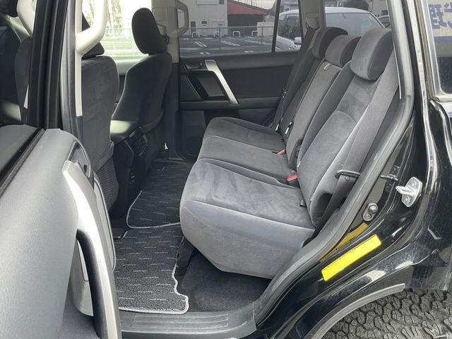 Toyota PRADO 2014-04 184575-7
