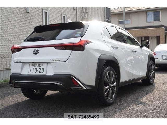 Lexus UX 2019-04 354123-3