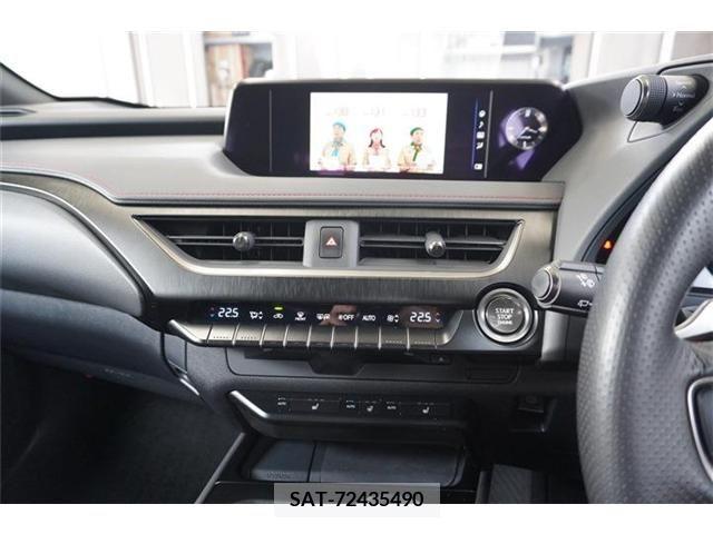 Lexus UX 2019-04 354123-9