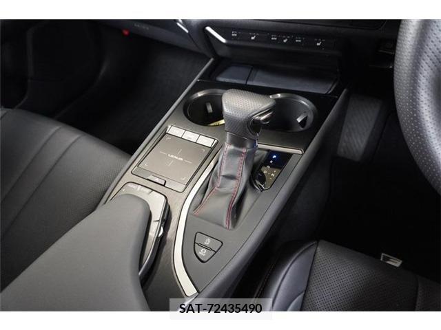 Lexus UX 2019-04 354123-8