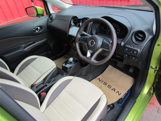 Nissan NOTE 2017-04 6874-5