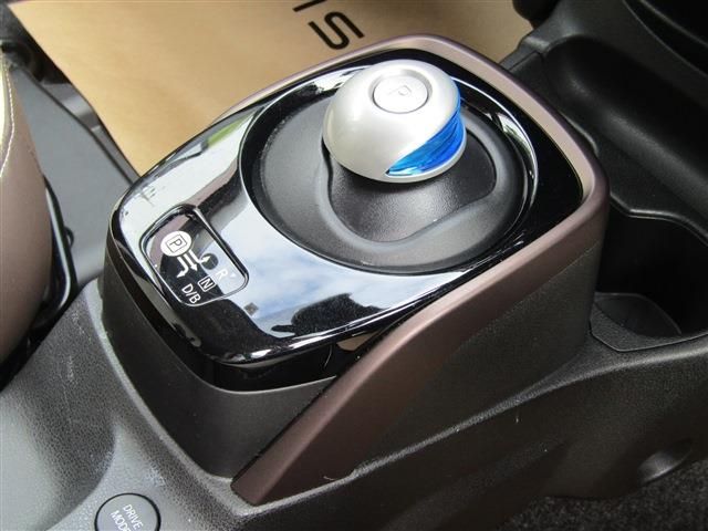 Nissan NOTE 2017-04 6874-14