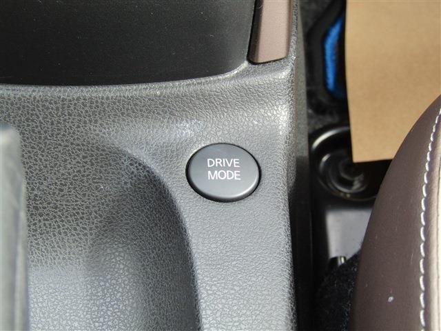 Nissan NOTE 2017-04 6874-17