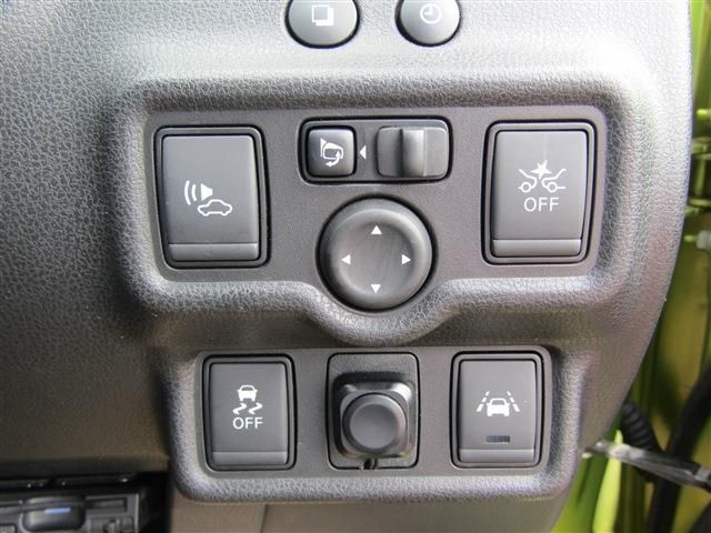 Nissan NOTE 2017-04 6874-4