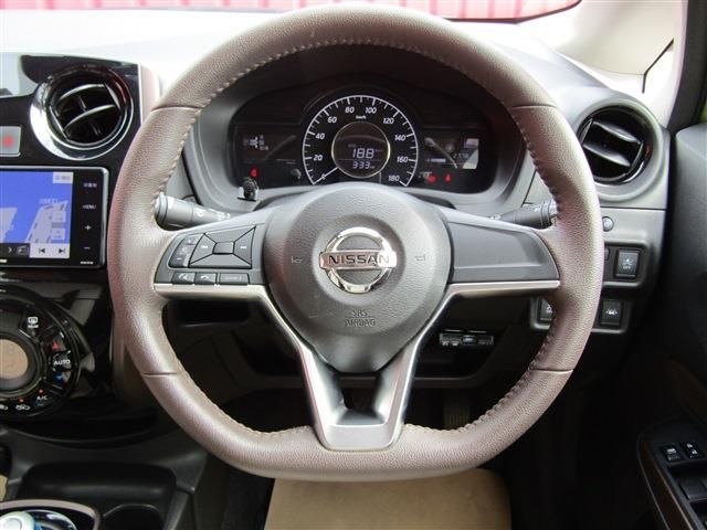 Nissan NOTE 2017-04 6874-10