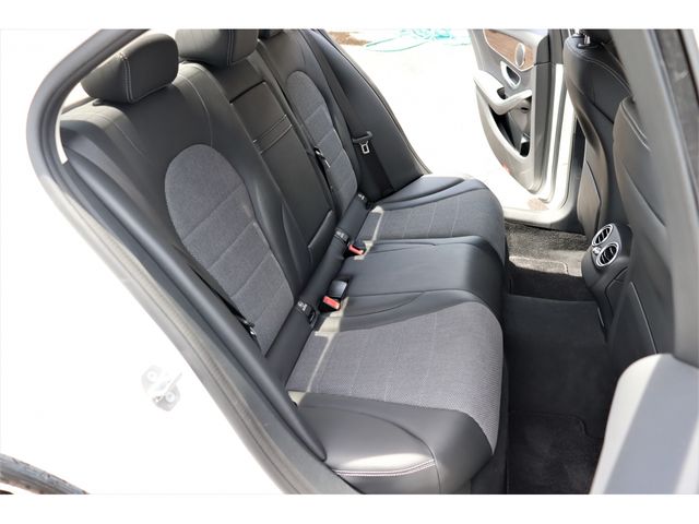 Mercedes Benz C-CLASS 2017-01 23971-3