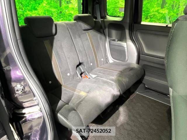 Honda N BOX CUSTOM 2018-02 330067-9