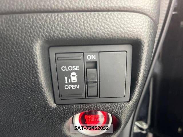 Honda N BOX CUSTOM 2018-02 330067-5
